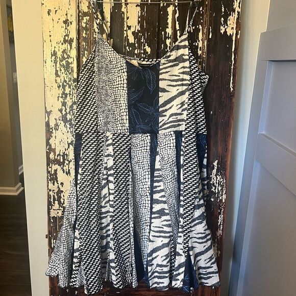 Banana Republic Dresses & Skirts - NWT Banana Republic women’s mixed print flirty sun dress. Size M.